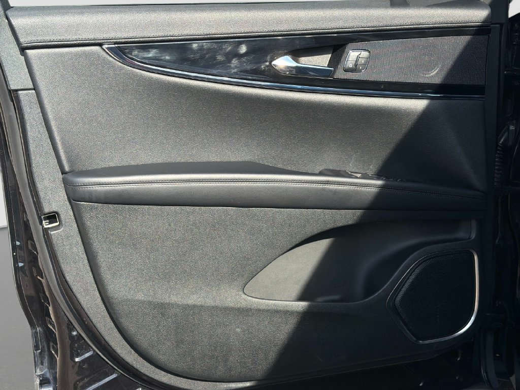 Used 2023 Lincoln Nautilus AWD w/ Premium Package image 18