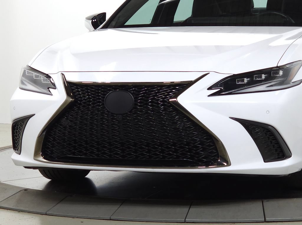 Used 2023 Lexus ES 350 F Sport w/ Accessory Package (Z2) FWD image 3