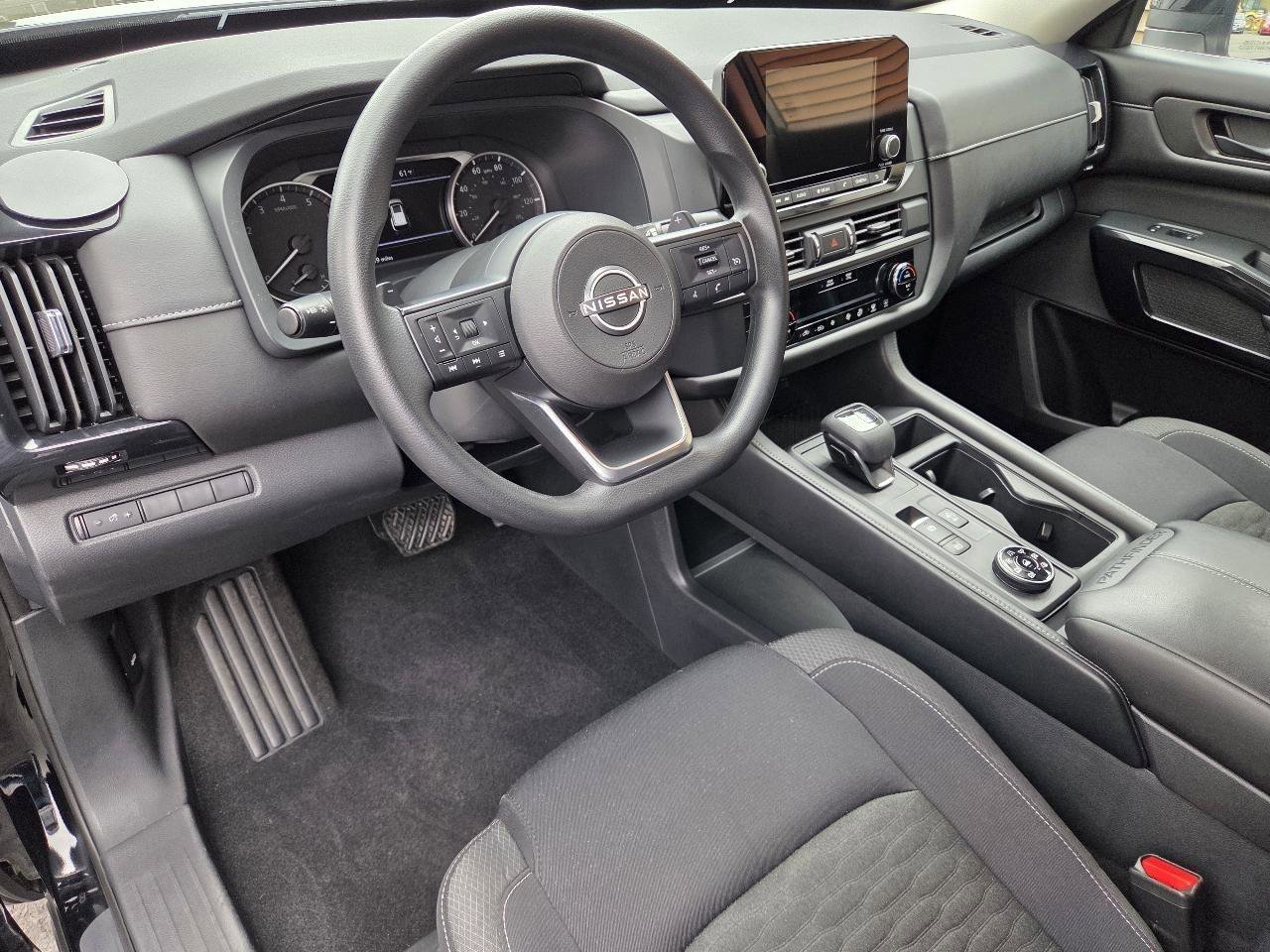Used 2023 Nissan Pathfinder S AWD/4WD image 10