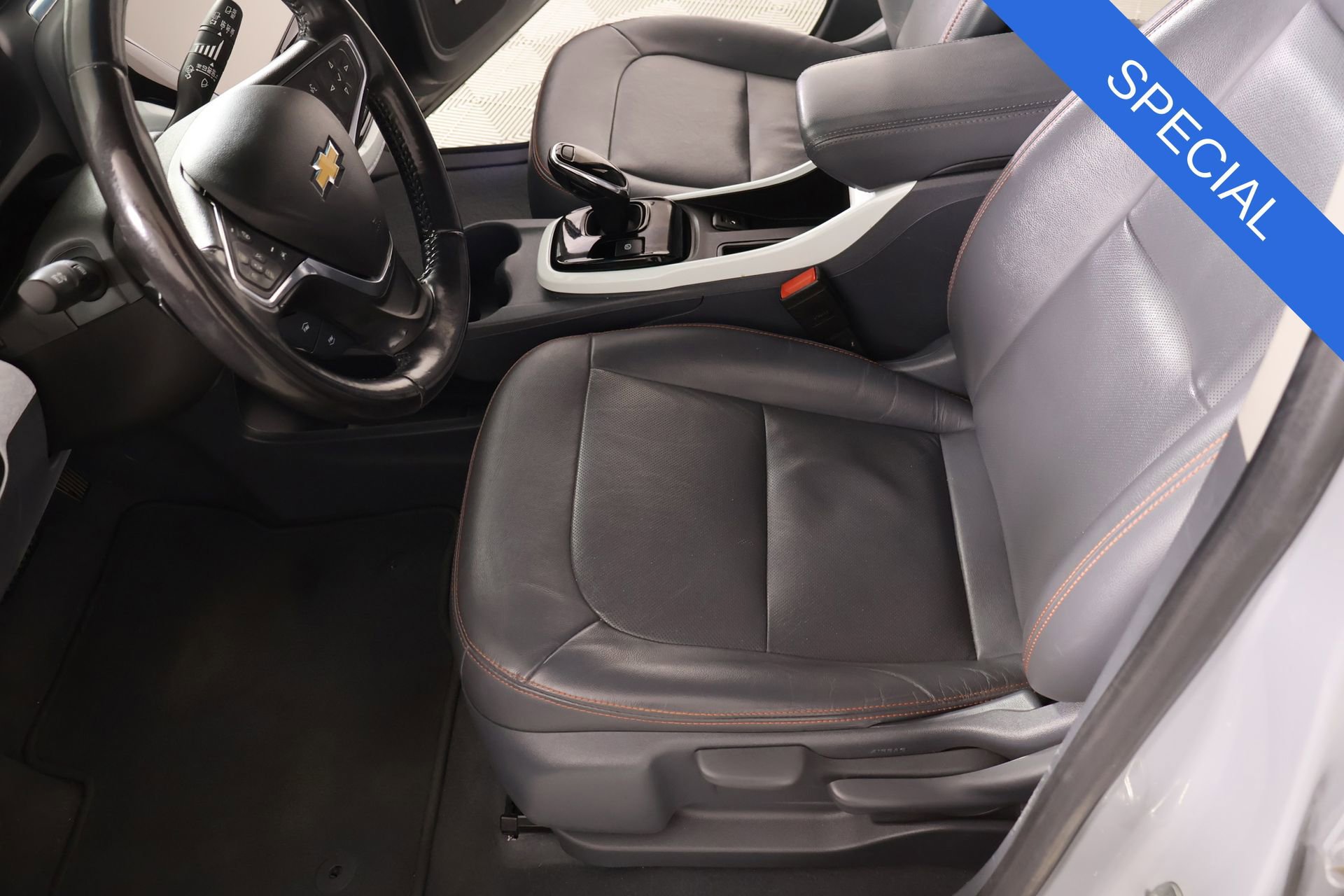 Used 2020 Chevrolet Bolt Premier w/ Infotainment Package image 11