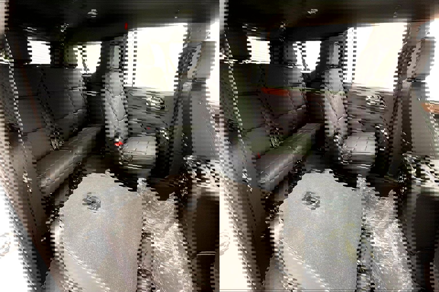 New 2026 GMC Yukon XL Denali w/ Sun & Power Step Package image 10