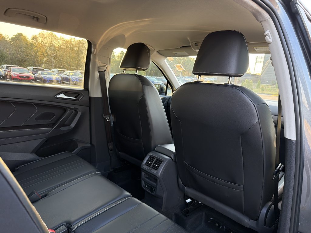 Used 2024 Volkswagen Tiguan SE FWD image 17
