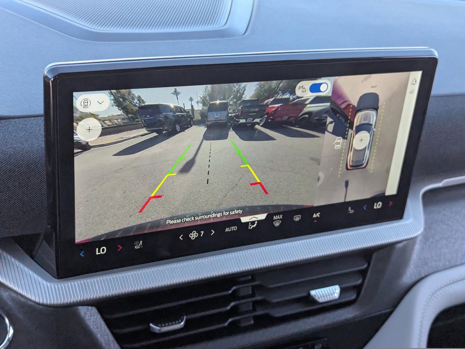 Used 2025 Ford Explorer Platinum w/ Ultimate Package image 28