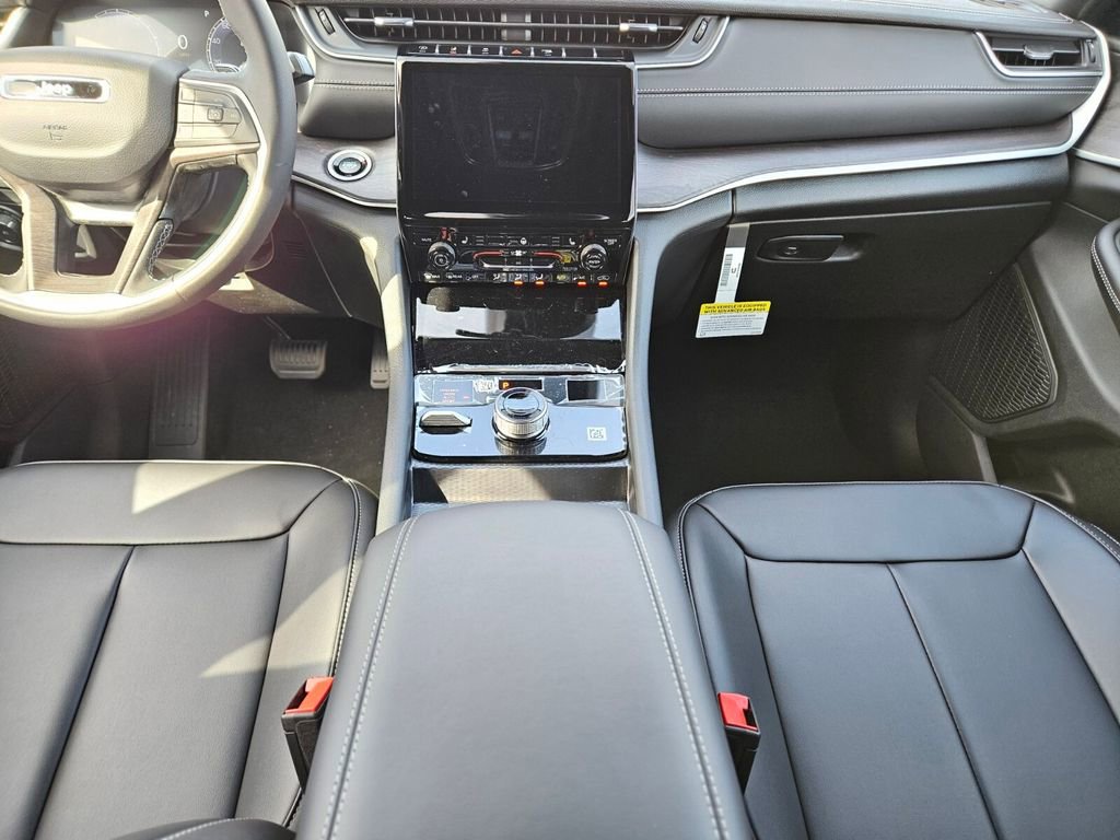 New 2025 Jeep Grand Cherokee Limited image 14