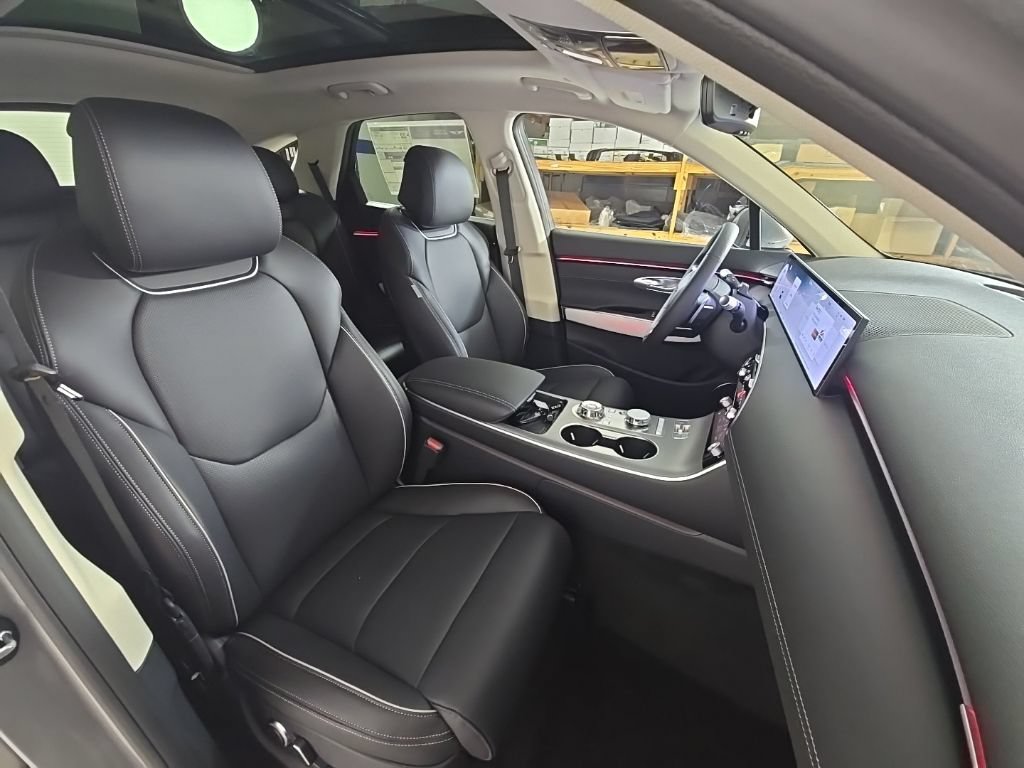 New 2027 Genesis GV70 2.5T Advanced AWD/4WD image 34
