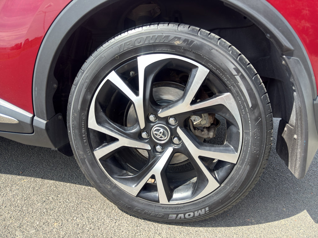 Used 2019 Toyota C-HR Limited FWD image 7