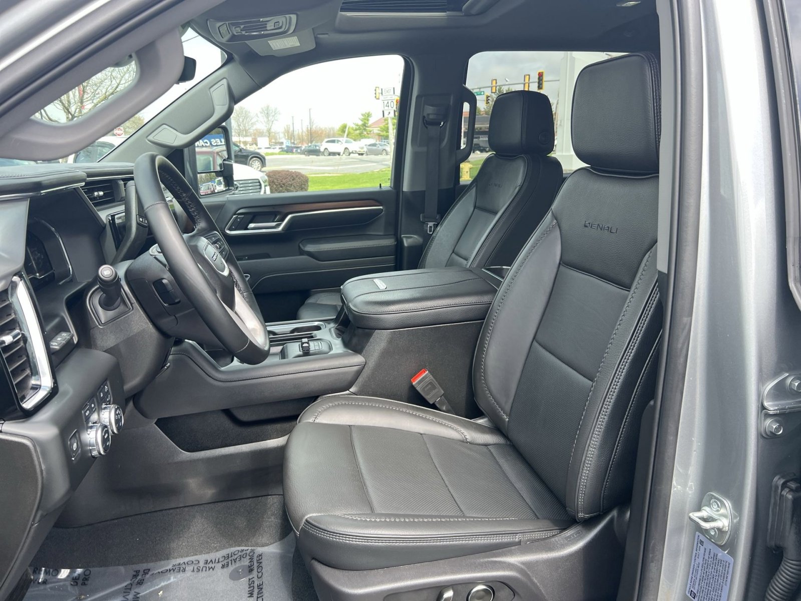 Used 2025 GMC Sierra 3500 Denali w/ Denali Reserve Package image 13