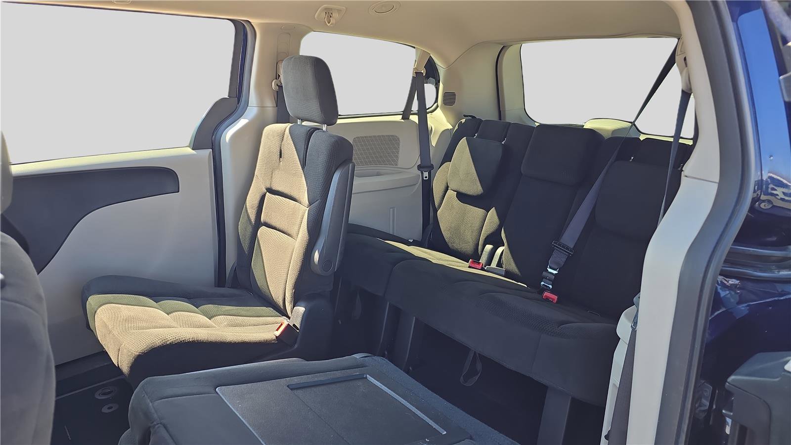 Used 2016 Dodge Grand Caravan SE w/ Quick Order Package 29E SE image 19