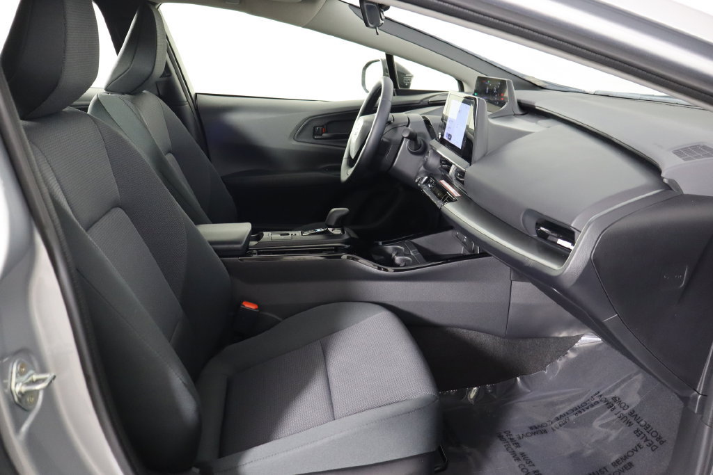 Used 2026 Toyota Prius LE FWD image 18