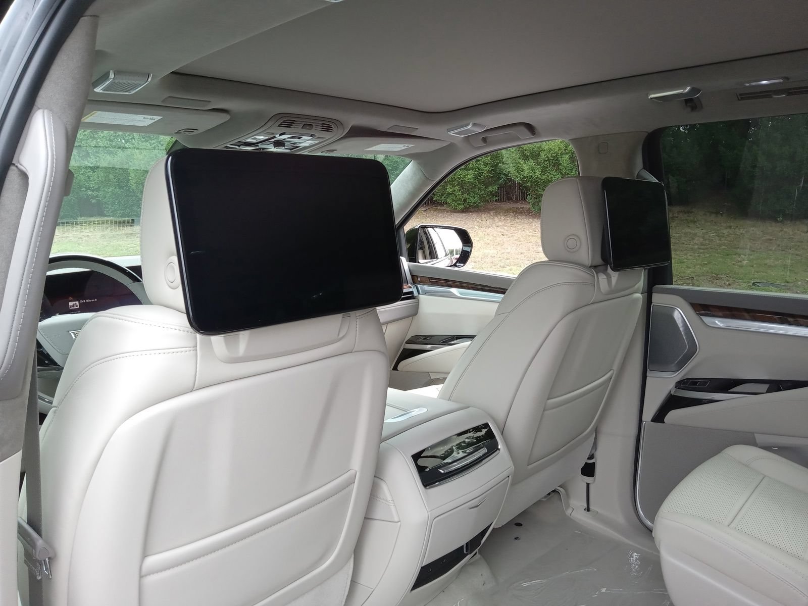 New 2026 Cadillac Escalade ESV Platinum Sport w/ LPO, ONYX Package AWD/4WD image 27