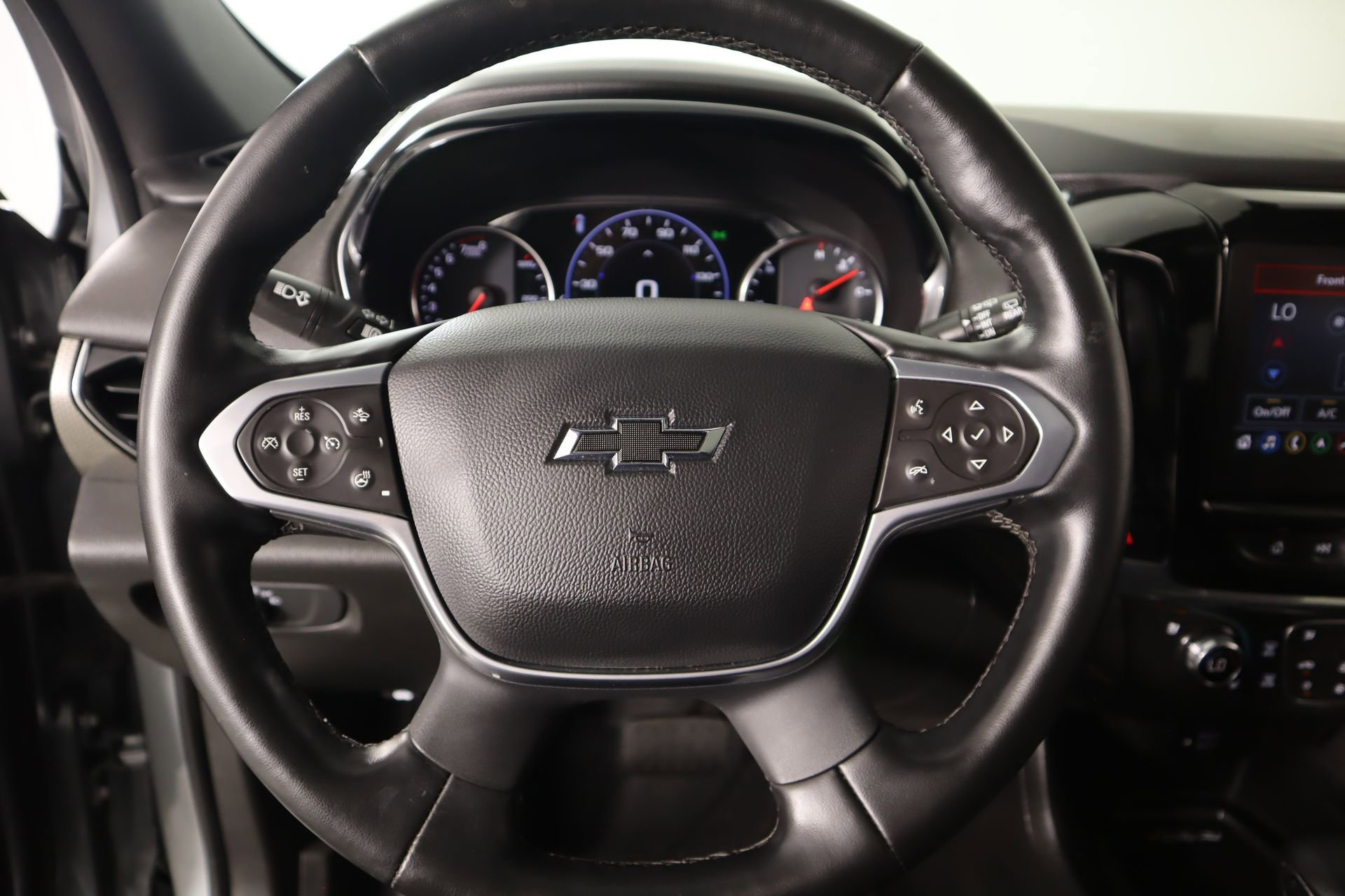 Used 2023 Chevrolet Traverse Premier w/ Redline Edition image 3