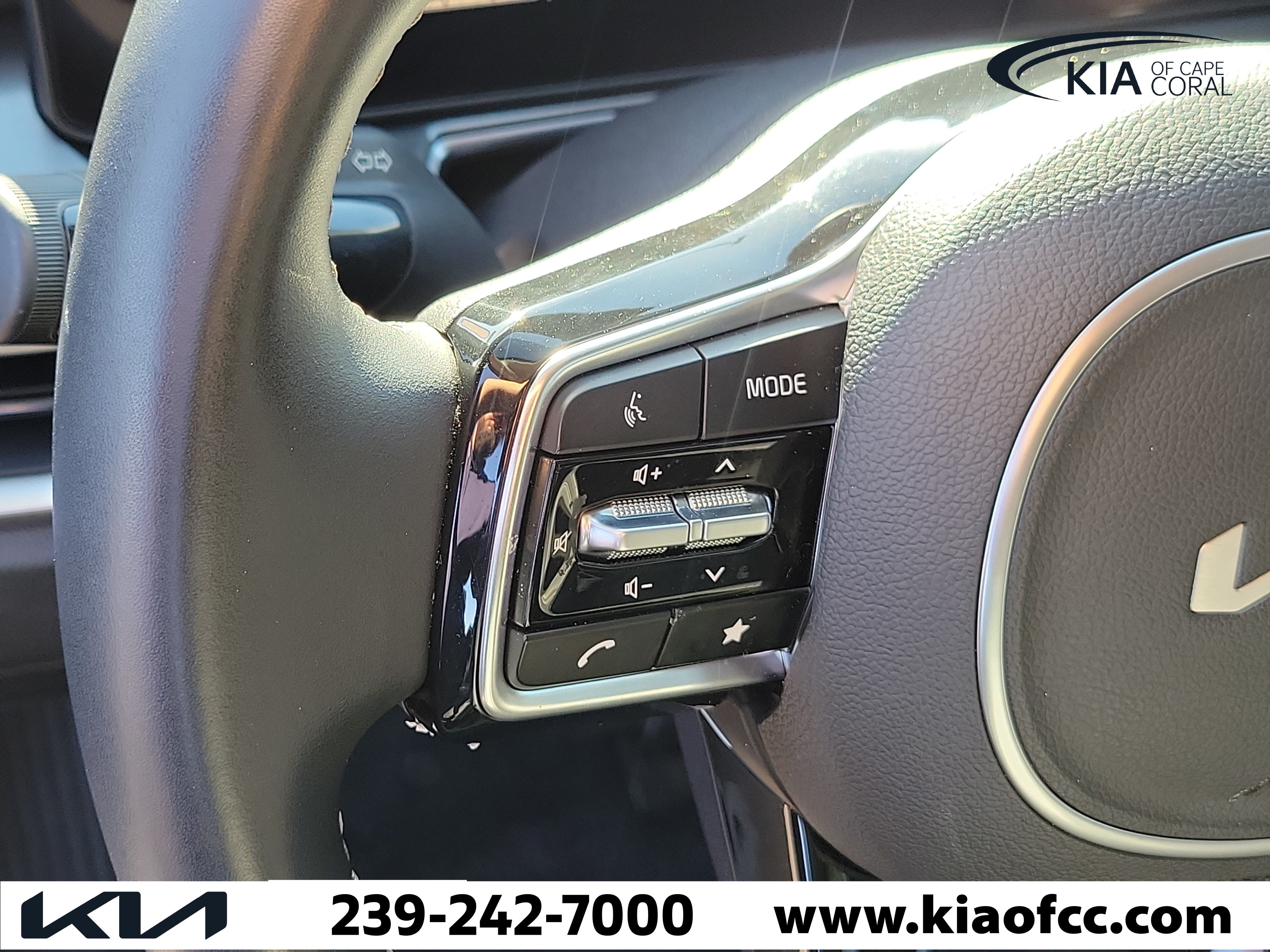 Certified 2025 Kia Sorento S w/ Panoramic Sunroof Package FWD image 25