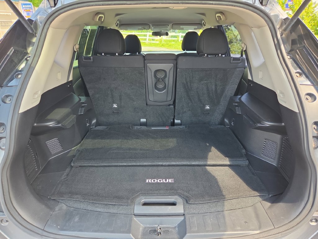 Used 2017 Nissan Rogue S FWD image 18