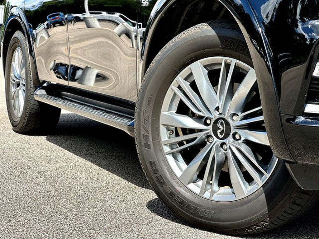 Used 2019 INFINITI QX80 Luxe w/ Proassist Package RWD image 2