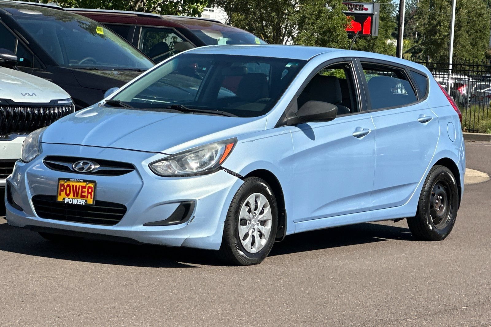 Used 2012 Hyundai Accent GS FWD image 8