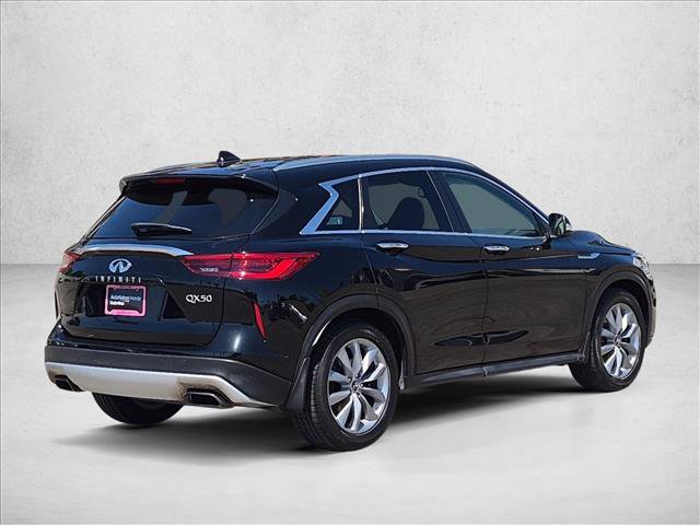 Used 2019 INFINITI QX50 Luxe w/ Navigation Package FWD image 5
