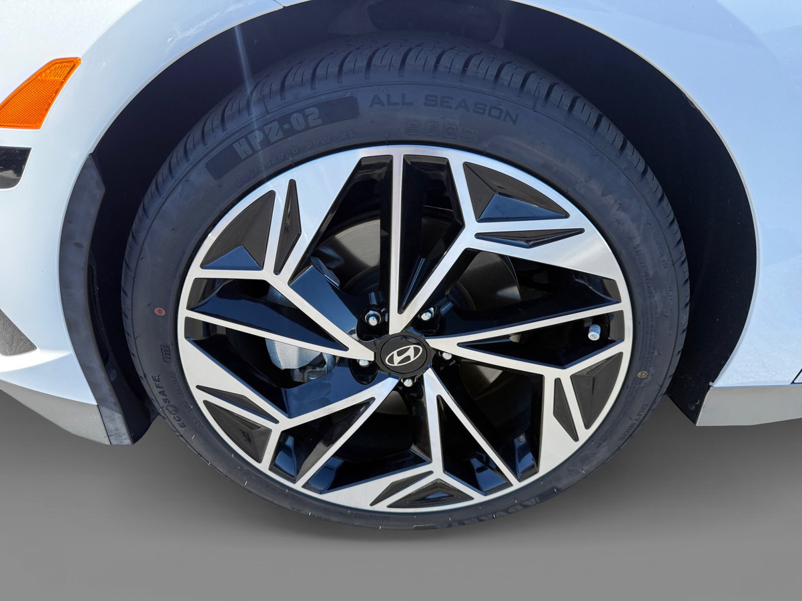 Used 2023 Hyundai Ioniq 6 Limited RWD image 9