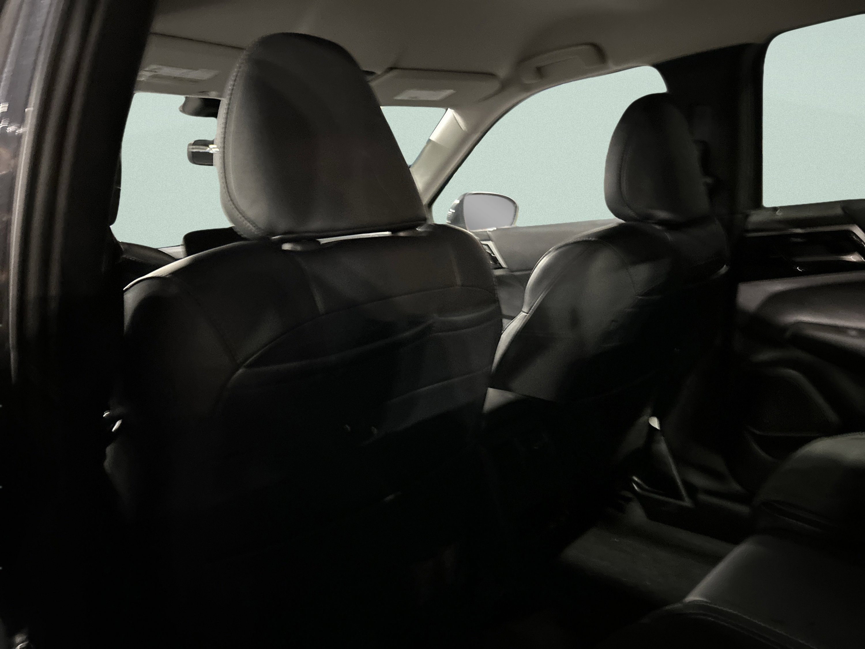 Used 2024 Mitsubishi Outlander SE image 38