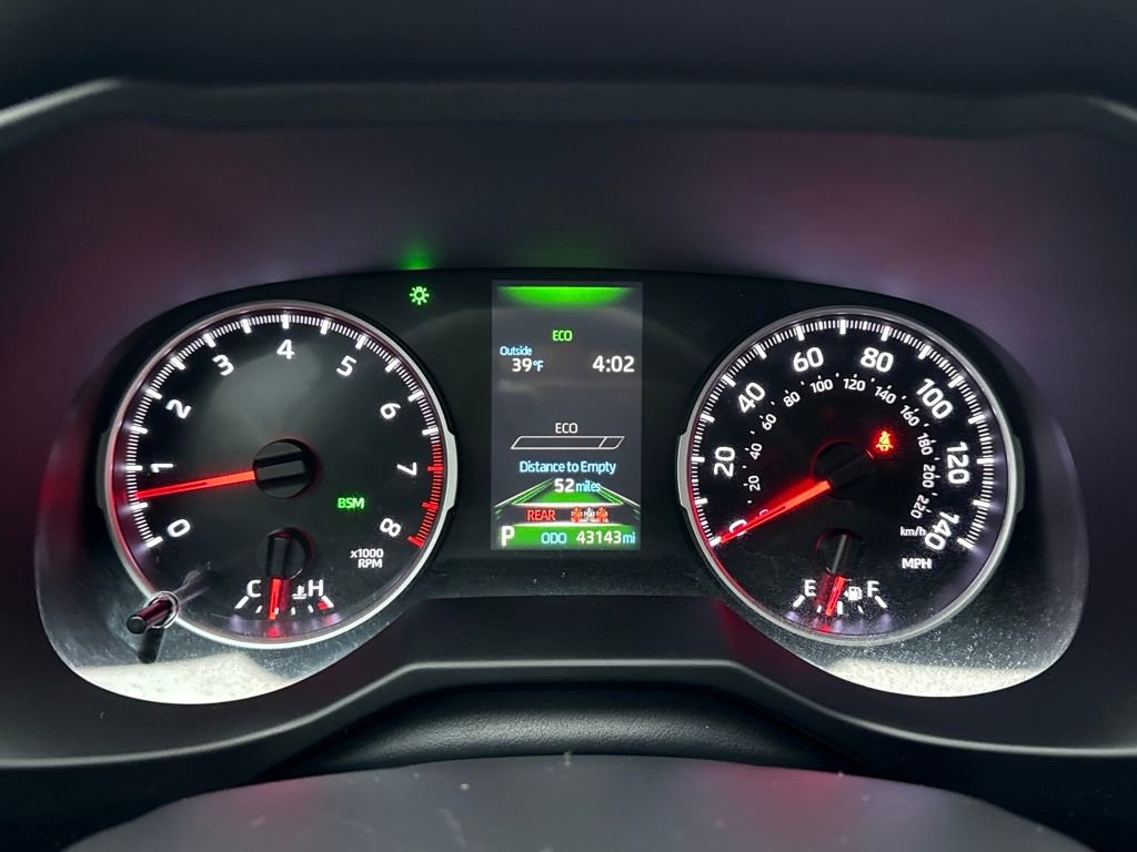 Used 2021 Toyota RAV4 XLE Premium image 19