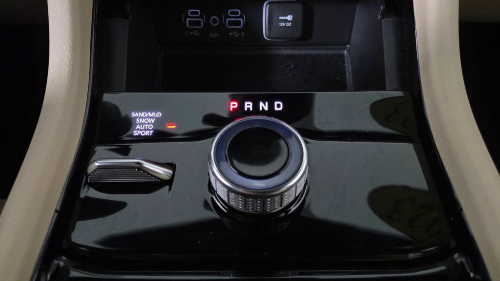 Used 2023 Jeep Grand Cherokee Limited w/ Luxury Tech Group II image 28