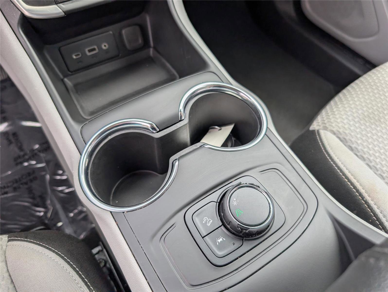 Used 2024 GMC Terrain SLE FWD image 18