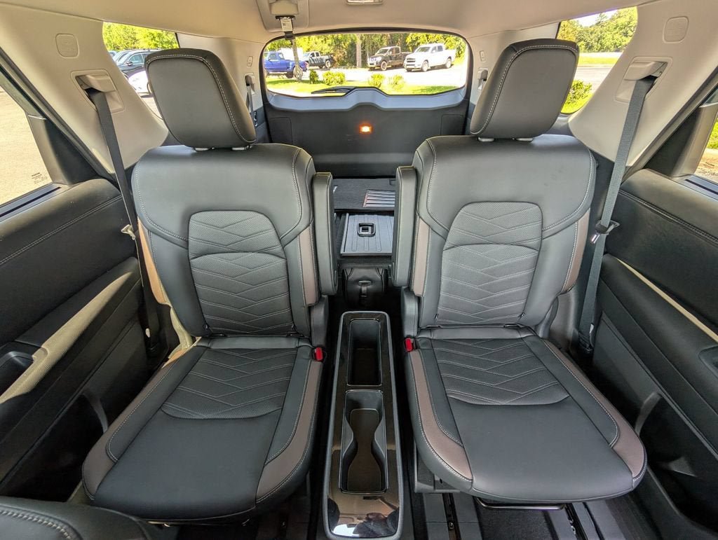 Used 2025 Nissan Pathfinder Platinum FWD image 31