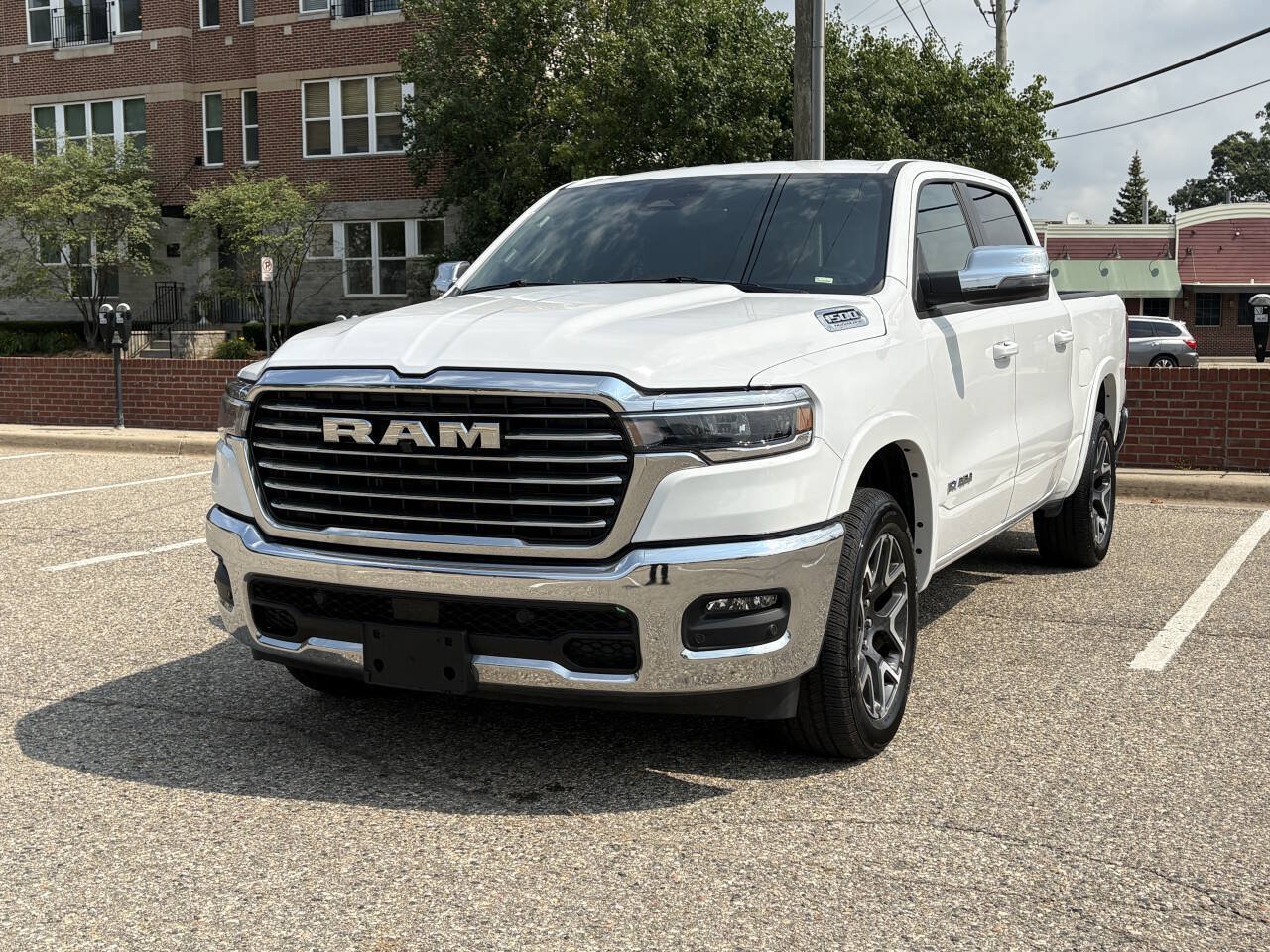 Used 2026 RAM 1500 Laramie AWD/4WD image 4