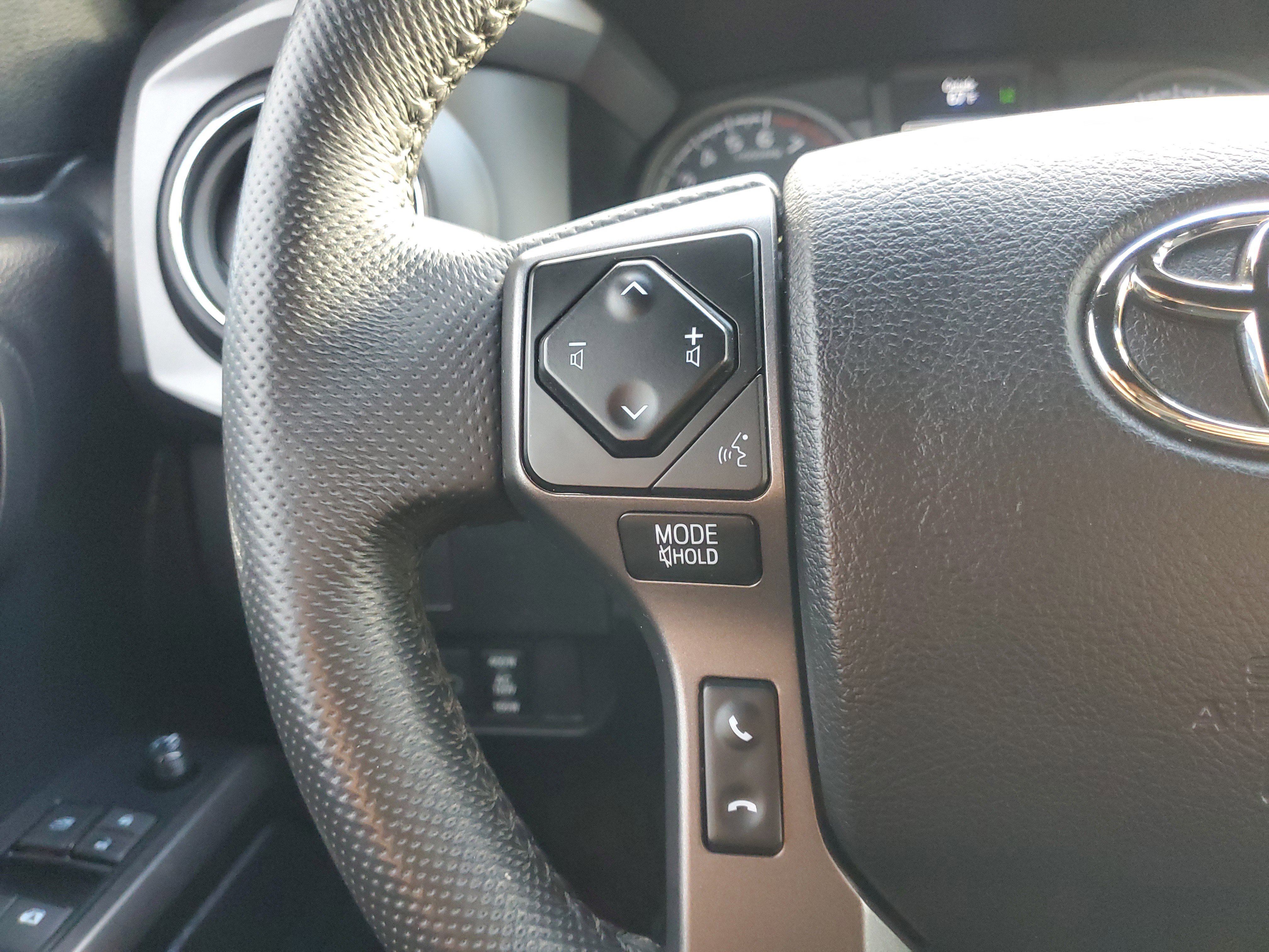 Used 2021 Toyota Tacoma TRD Off-Road image 20