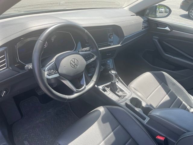 Used 2023 Volkswagen Jetta SE FWD image 9