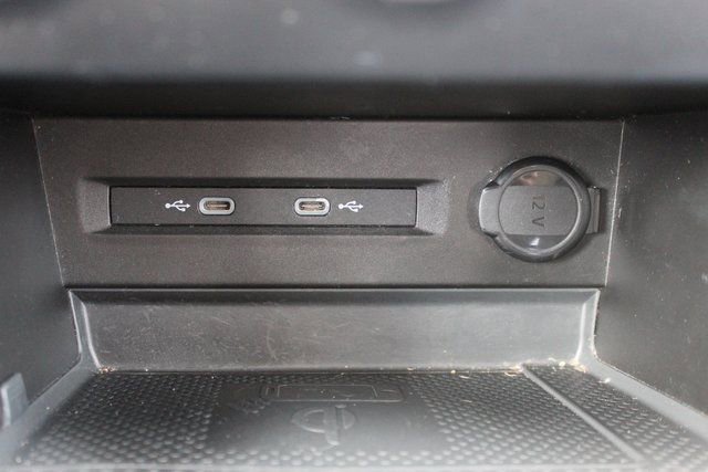 Used 2022 Volkswagen Taos SE w/ Panoramic Sunroof Package image 15