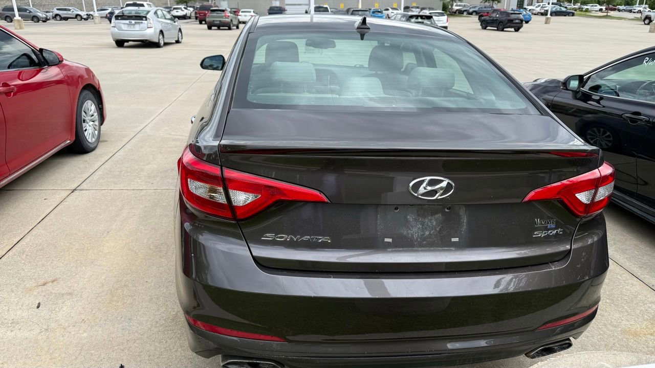 Used 2015 Hyundai Sonata Sport w/ Option Group 03 FWD image 5