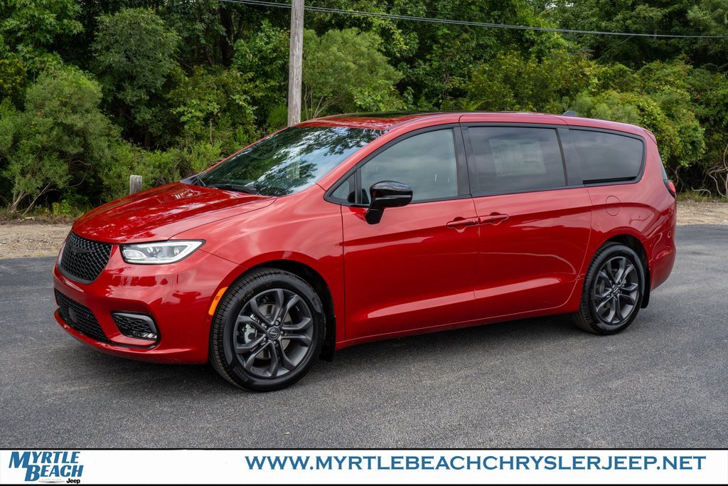 New 2026 Chrysler Pacifica Select image 2