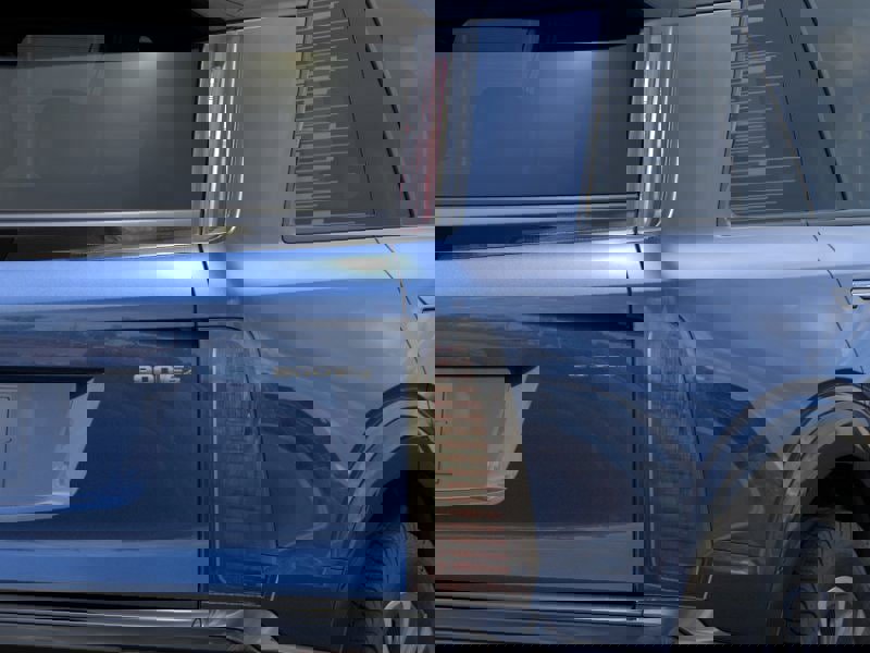 New 2026 Cadillac Vistiq Sport w/ LPO, Floor Liner Package image 11