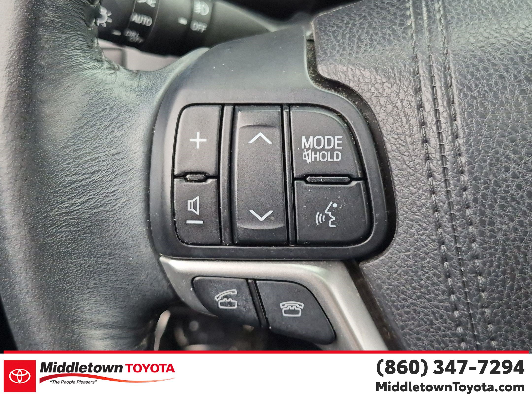 Used 2015 Toyota Highlander XLE AWD/4WD image 19