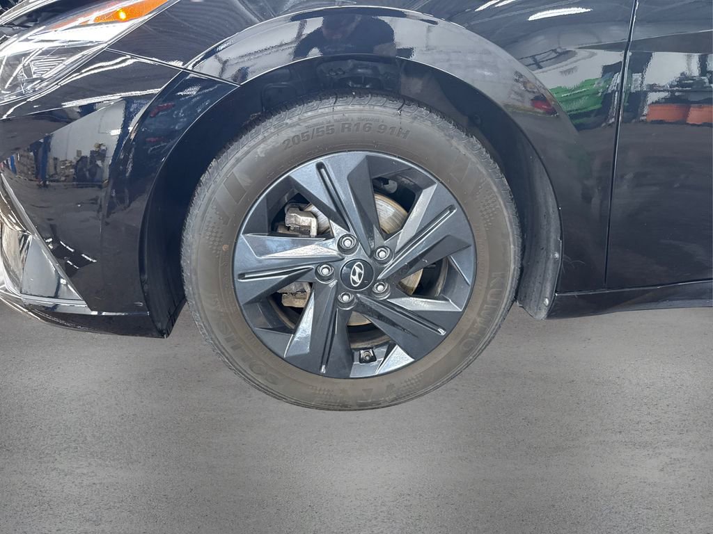 Used 2022 Hyundai Elantra SEL w/ Preferred Accessory Package image 12