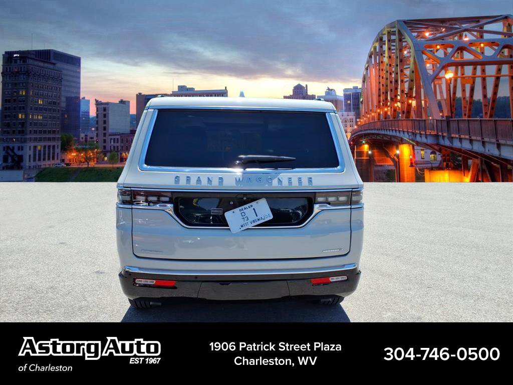 Used 2022 Jeep Grand Wagoneer Series II AWD/4WD image 4