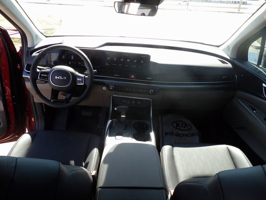 New 2026 Kia Carnival FWD image 26