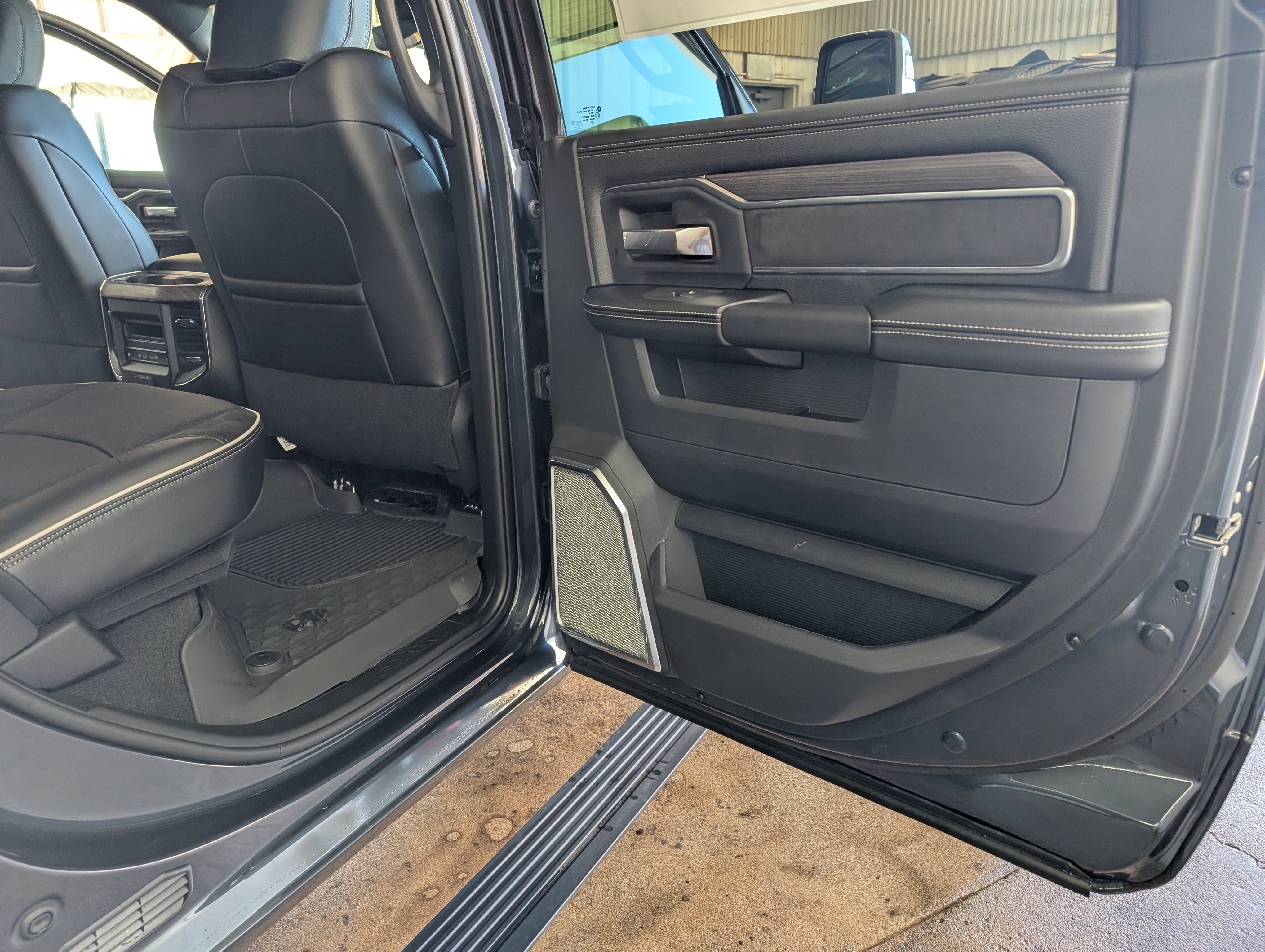 New 2026 RAM 2500 Laramie AWD/4WD image 4