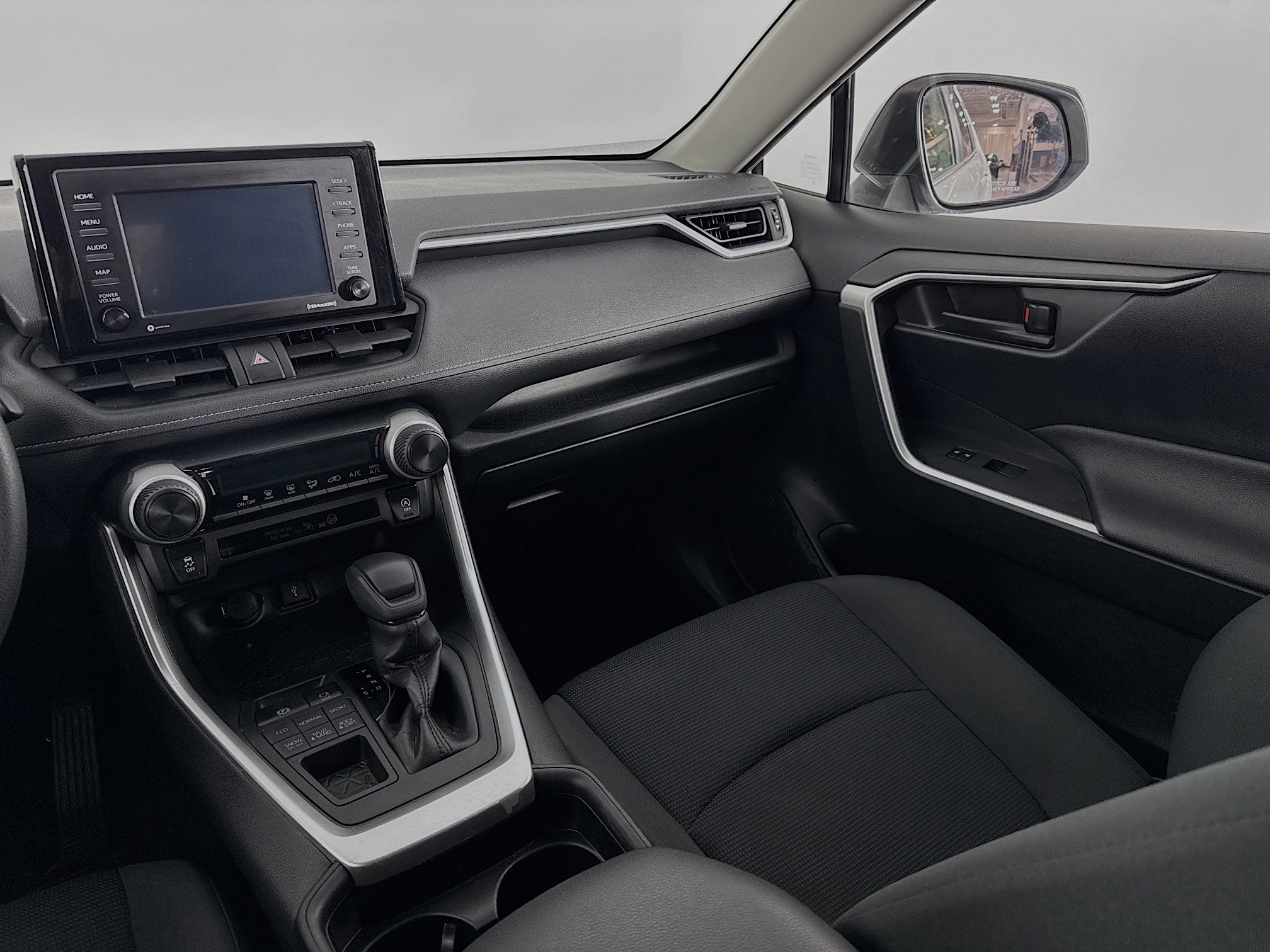 Used 2020 Toyota RAV4 LE w/ All Weather Liner Package image 21