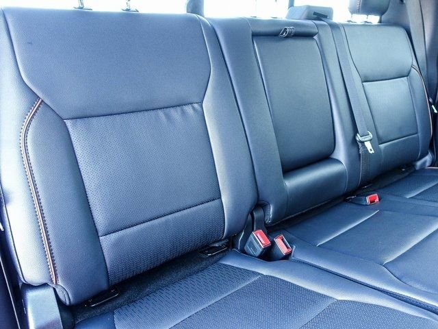 New 2026 Ford F250 Lariat w/ Black Appearance Package image 33