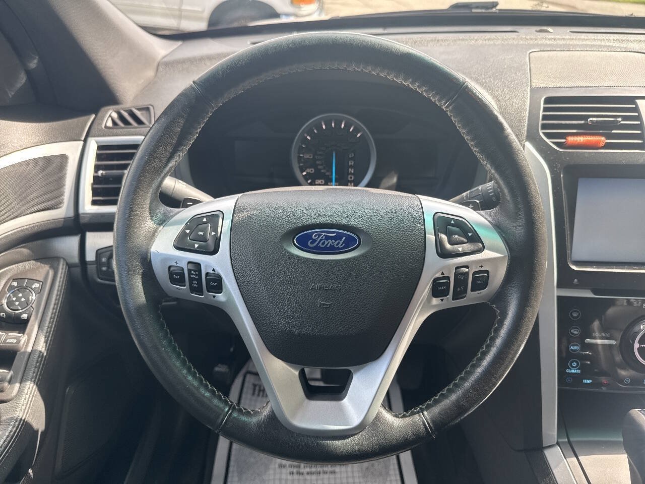 Used 2015 Ford Explorer Sport w/ Equipment Group 401A AWD/4WD image 16