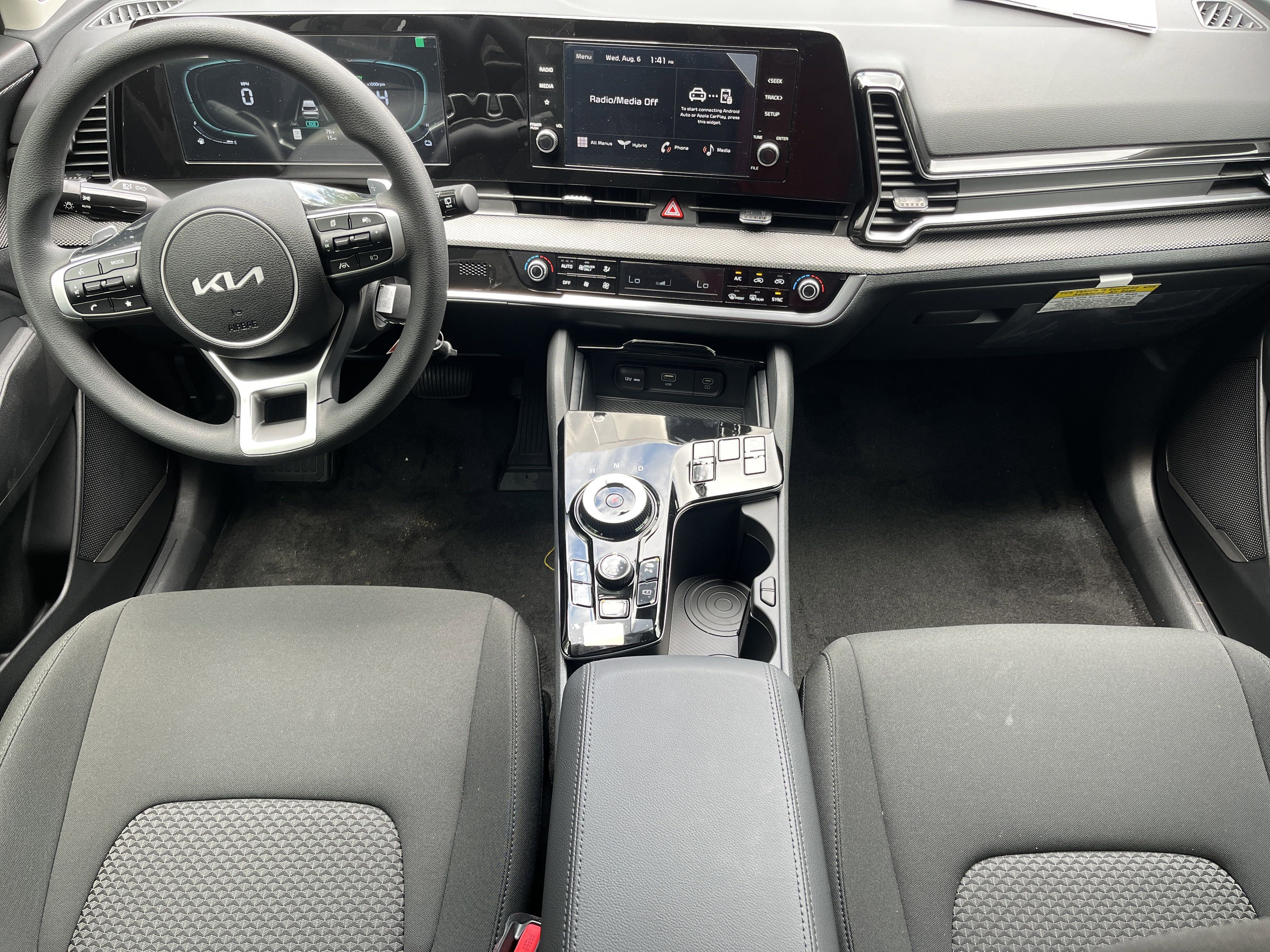 New 2025 Kia Sportage LX image 3