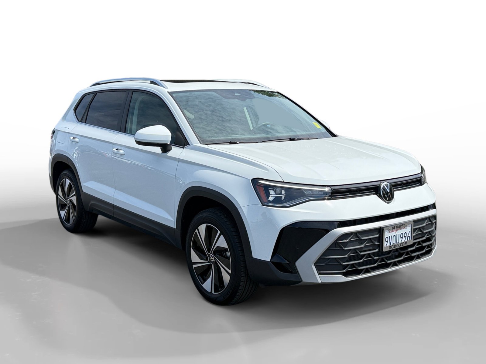 Used 2025 Volkswagen Taos SE w/ Panoramic Sunroof Package AWD/4WD image 7