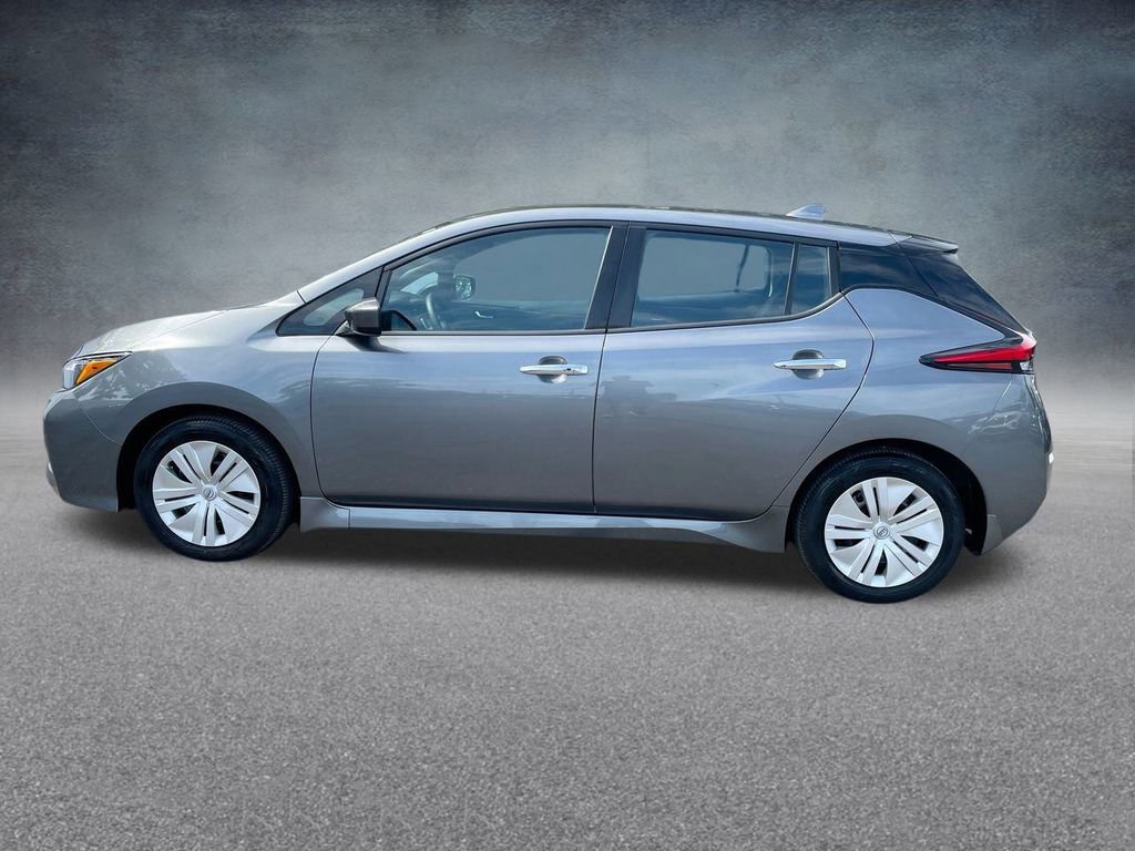 Used 2025 Nissan Leaf S image 12