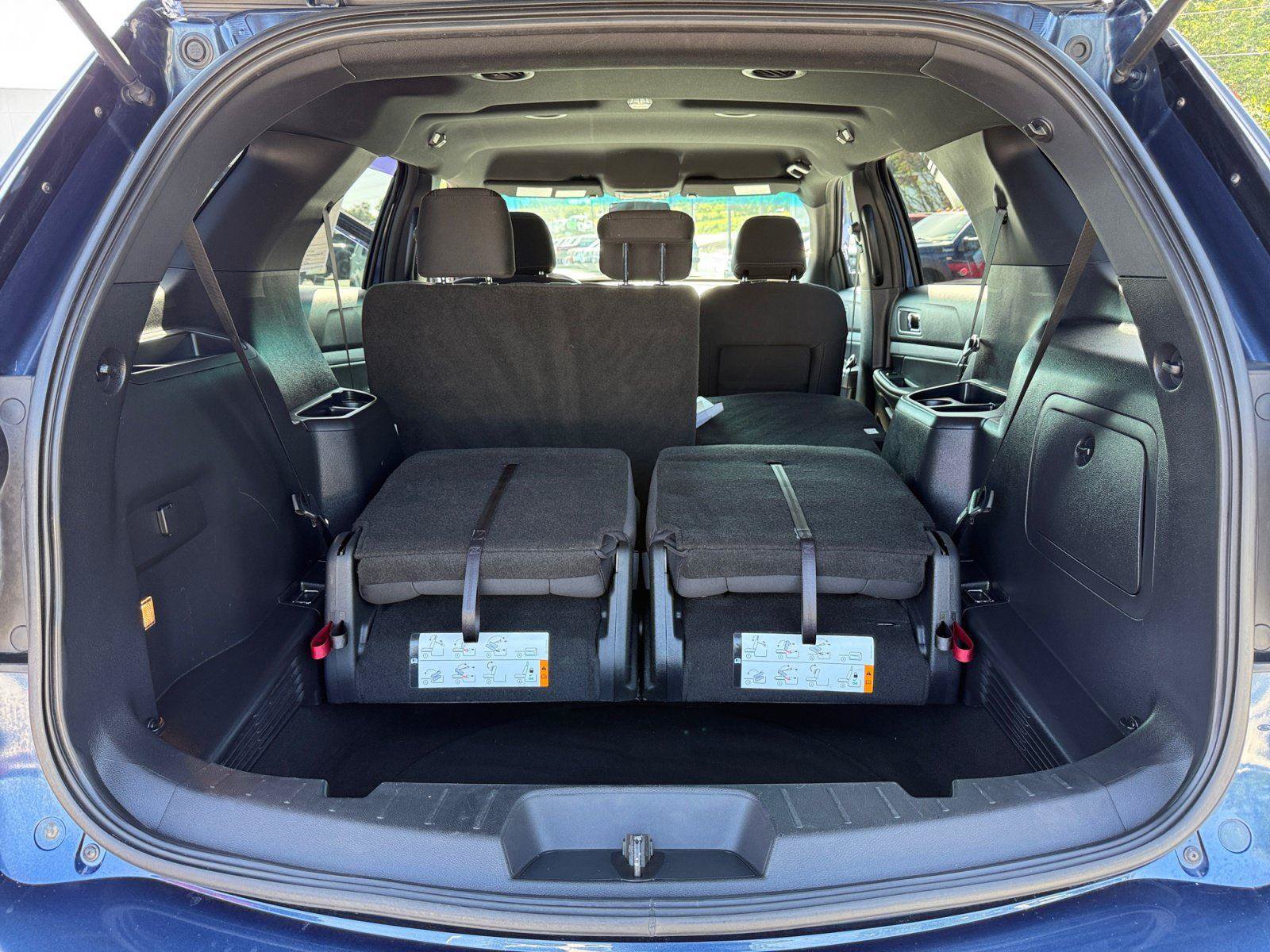 Used 2017 Ford Explorer XLT AWD/4WD image 13