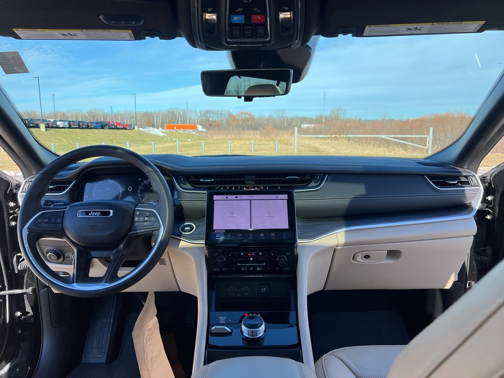 Used 2024 Jeep Grand Cherokee L Limited w/ Luxury Tech Group II image 20