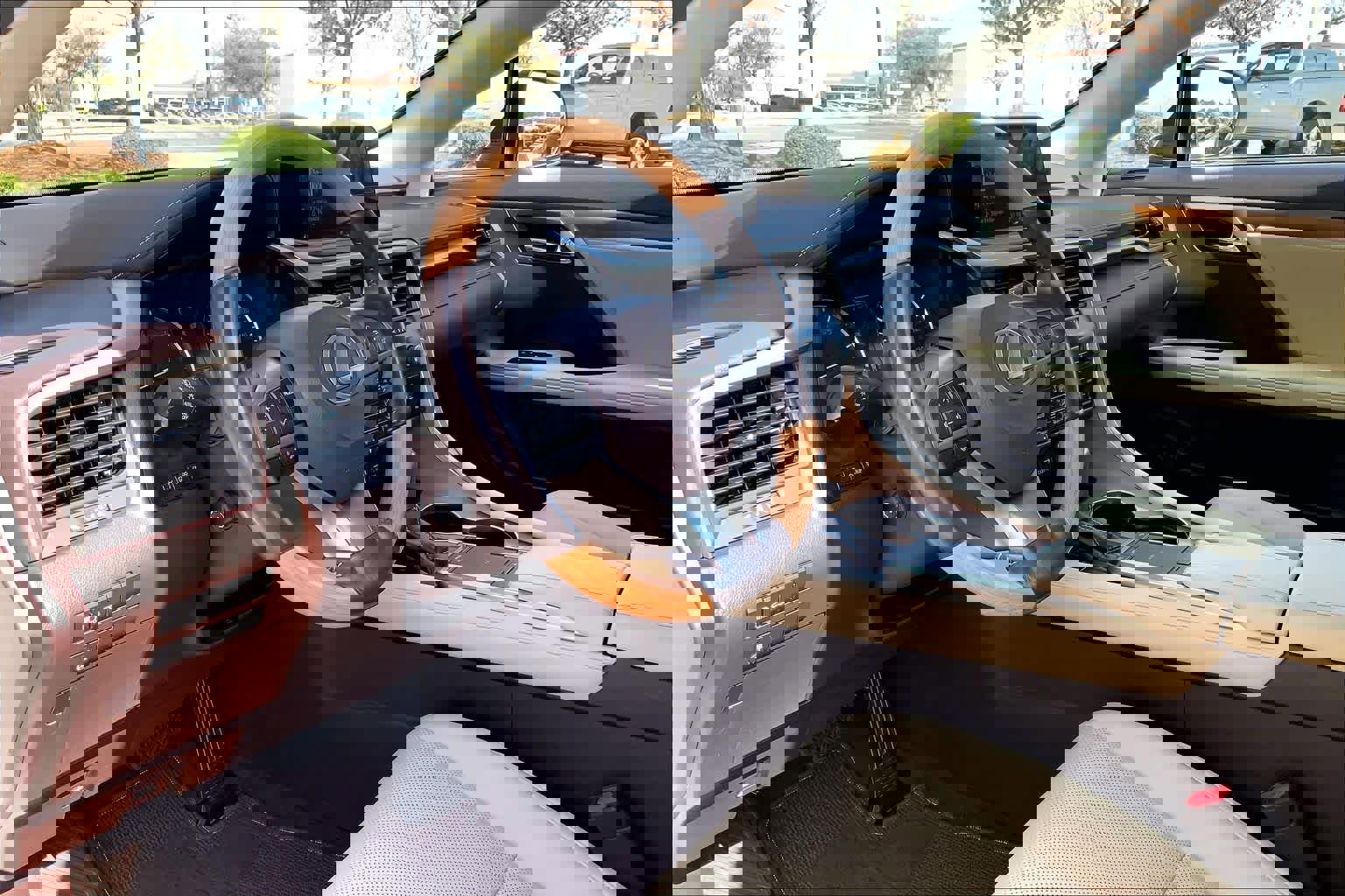 Used 2020 Lexus RX 350 w/ Premium Package image 19