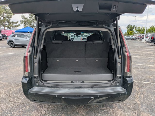 Used 2015 Cadillac Escalade Luxury AWD/4WD image 6