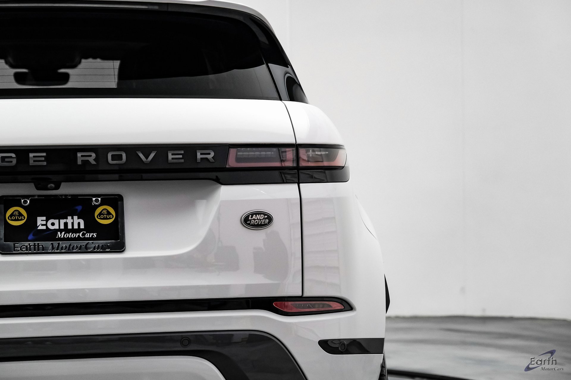 Used 2023 Land Rover Range Rover Evoque R-Dynamic S image 10