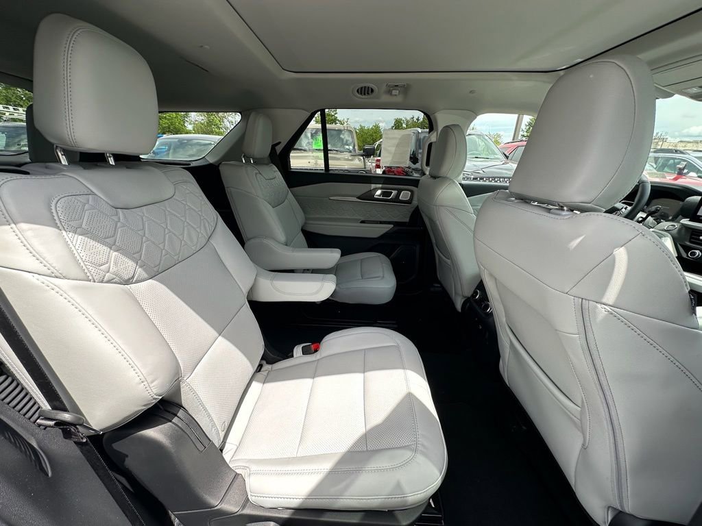 New 2026 Ford Explorer Platinum w/ LUX Leather Package AWD/4WD image 27